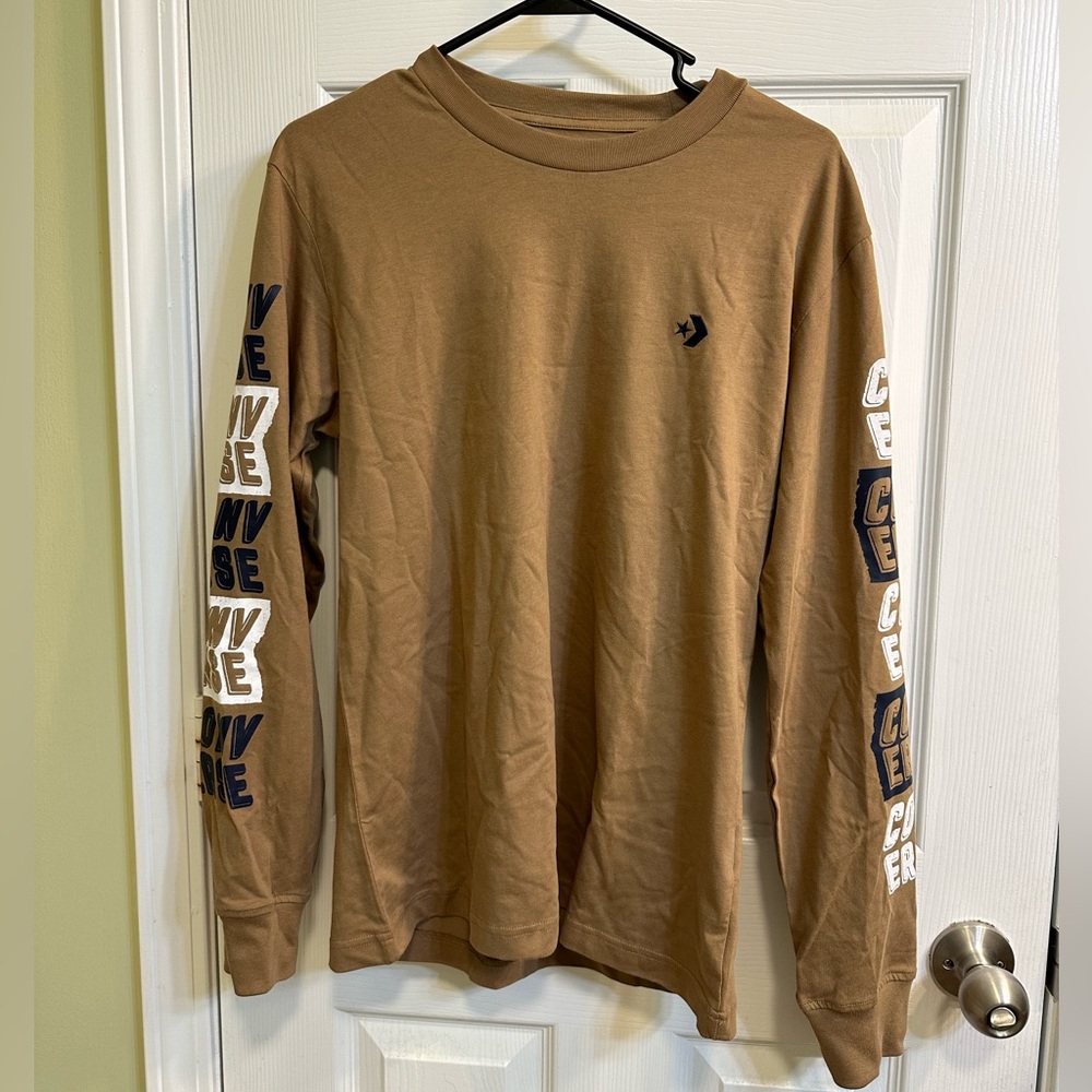 Converse Long Sleeve Shirt NWT, size adult small.